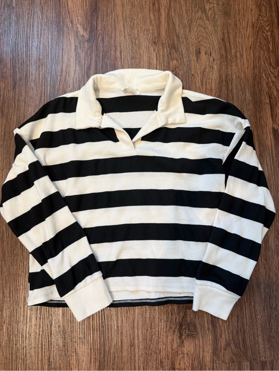 Tops - Black and White Striped Collared Pullover